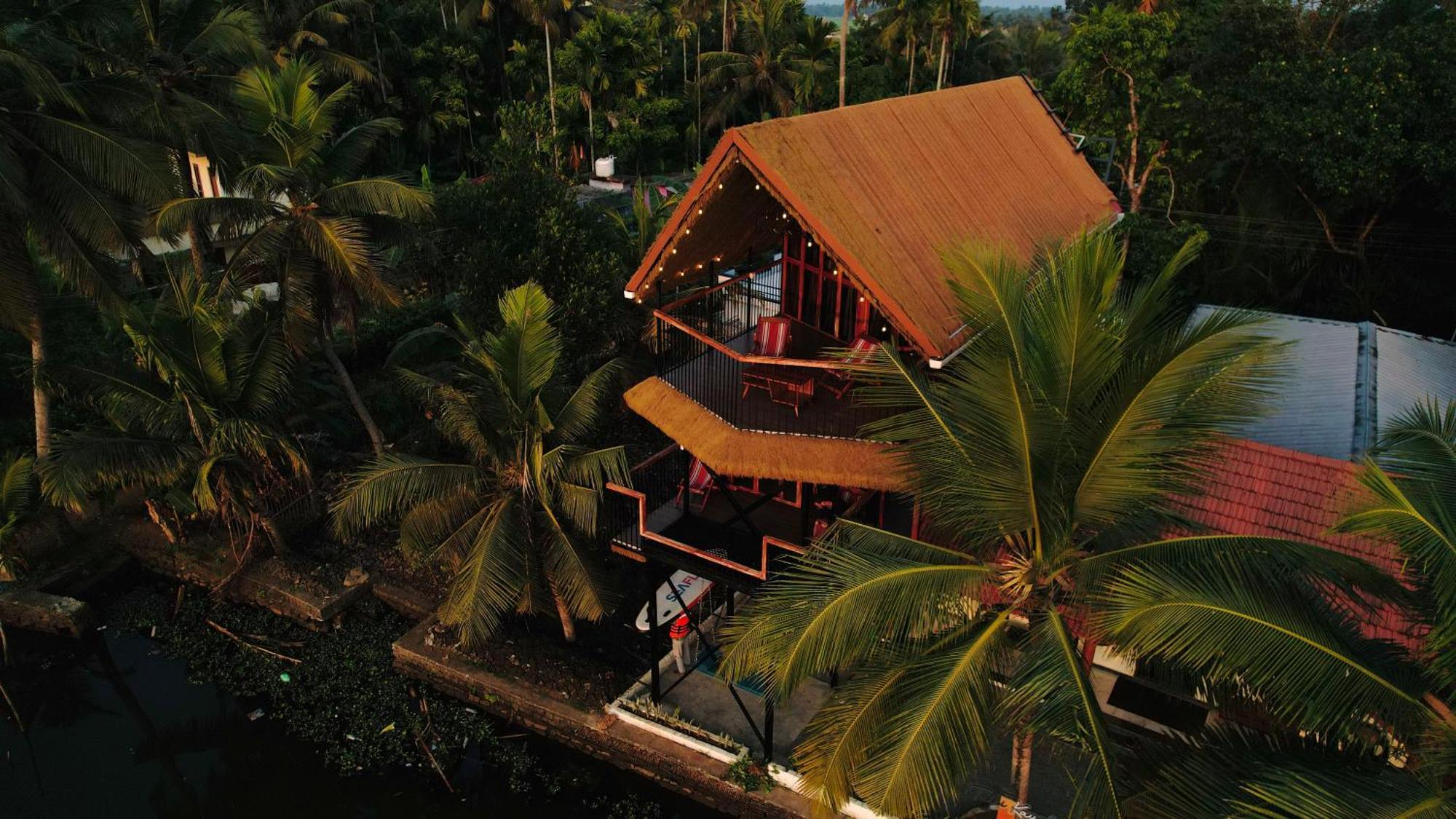 Tulsi Kayal Retreat Lägenhet Champakulam Exteriör bild